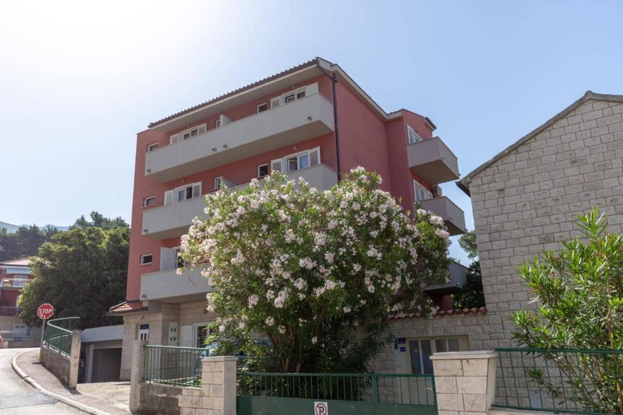 טוצפי Apartments Elena מראה חיצוני תמונה