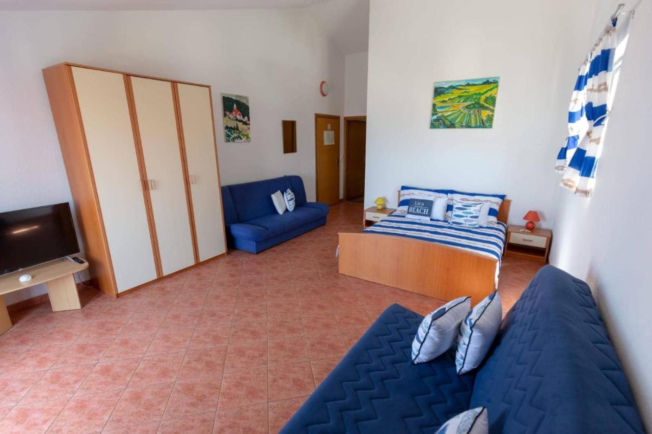 טוצפי Apartments Elena מראה חיצוני תמונה