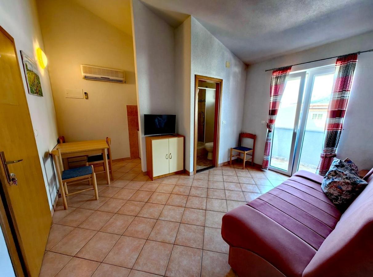 טוצפי Apartments Elena מראה חיצוני תמונה